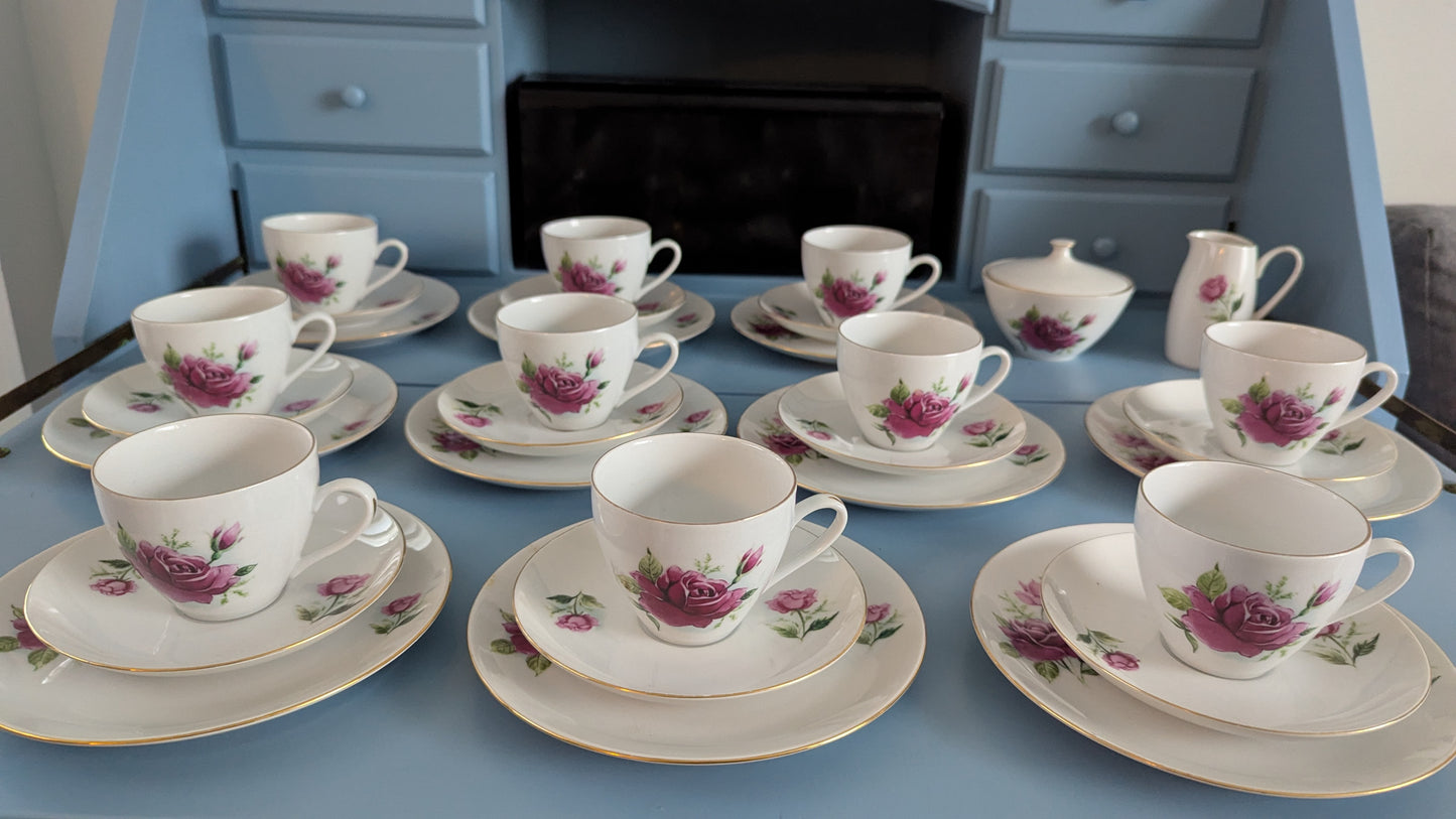 Nova Role - Ruusukuvioinen Kahviastiasto Kymmenelle Hengelle (32-osaa)