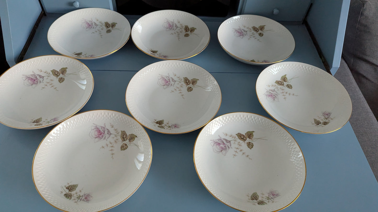 Edelstein - 22423 Mallin Ruusukuvioinen Keittolautanen (11kpl, 1960-luku)