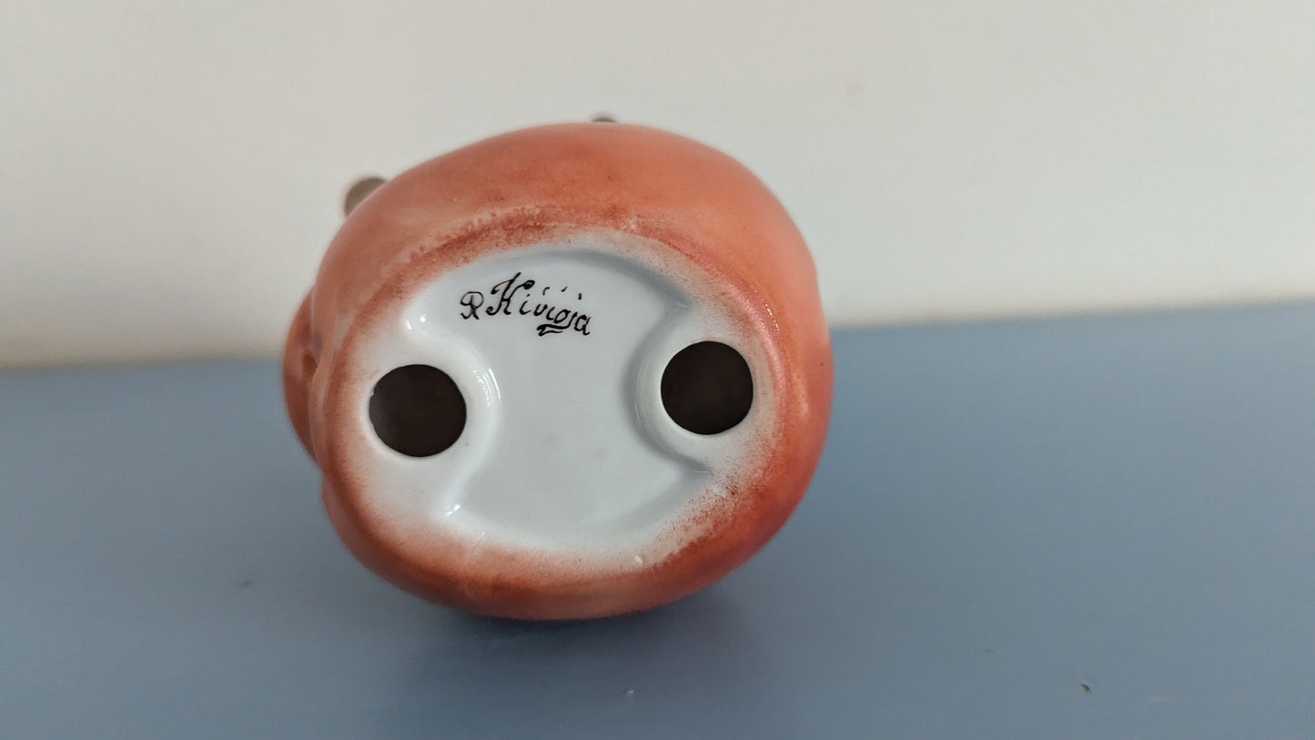 R. Kivioja - Käsinmaalattu Tonttu Figuuri (Signeerattu)