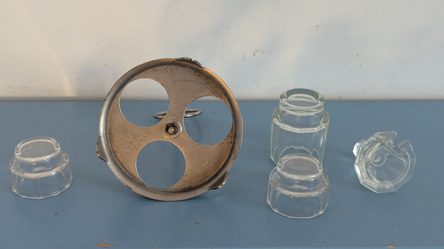 Vanha Mausteikko (Kolmella Lasipurkilla)