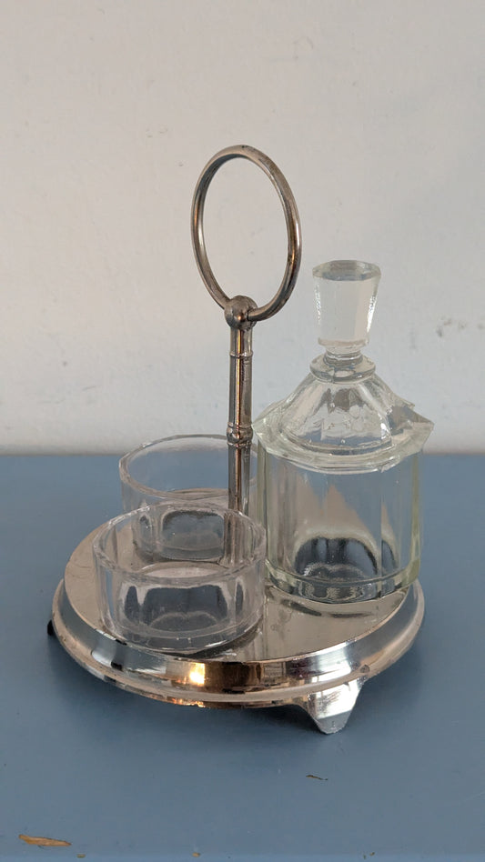 Vanha Mausteikko (Kolmella Lasipurkilla)