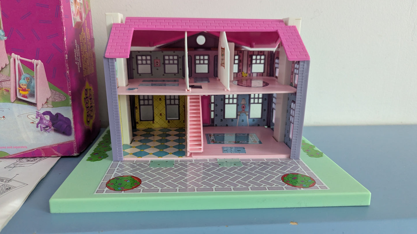 Cutie Club - Cutie Manor Playhouse (1990, Pakkaus Ei Alkuperäinen)