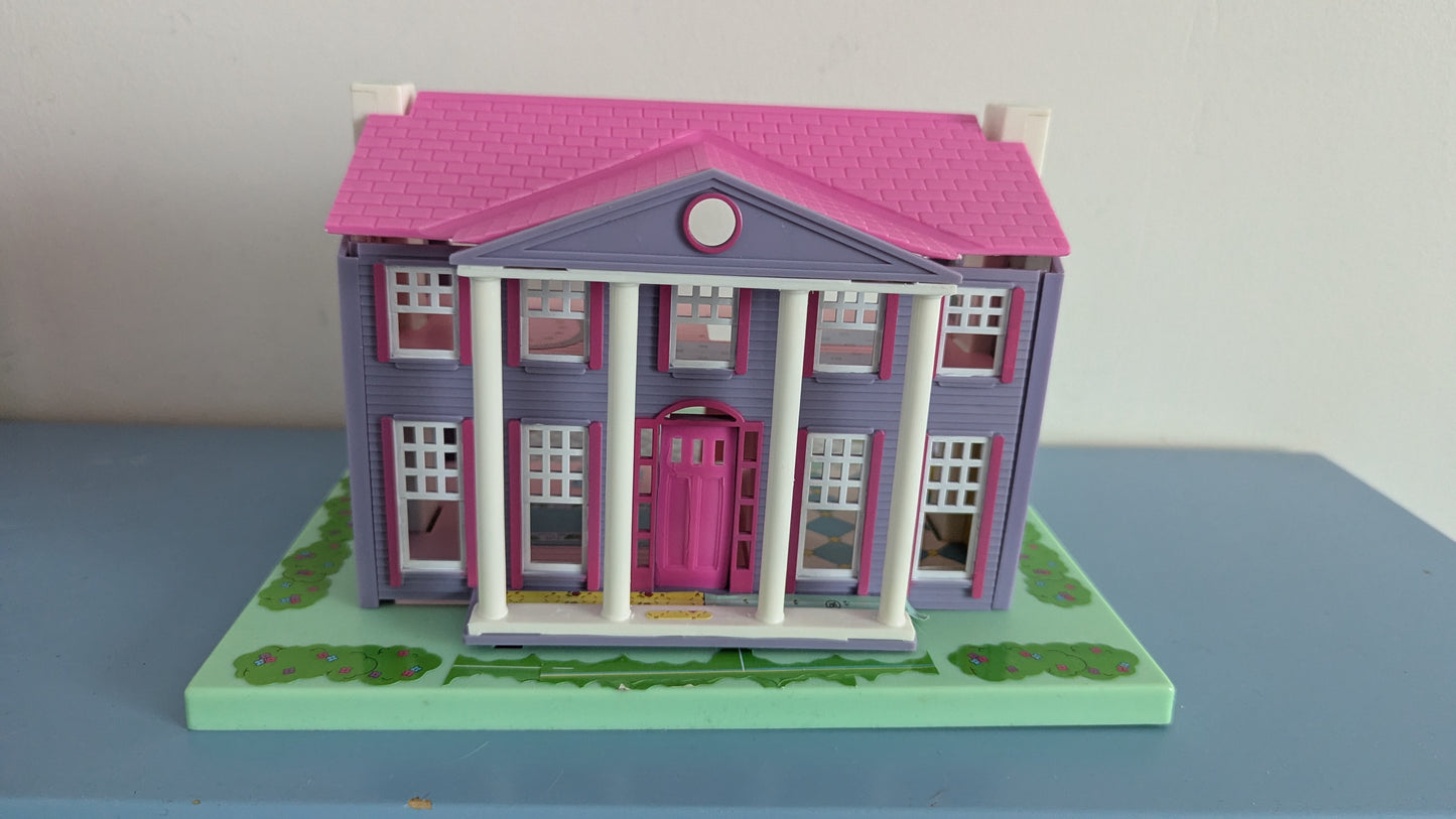 Cutie Club - Cutie Manor Playhouse (1990, Pakkaus Ei Alkuperäinen)