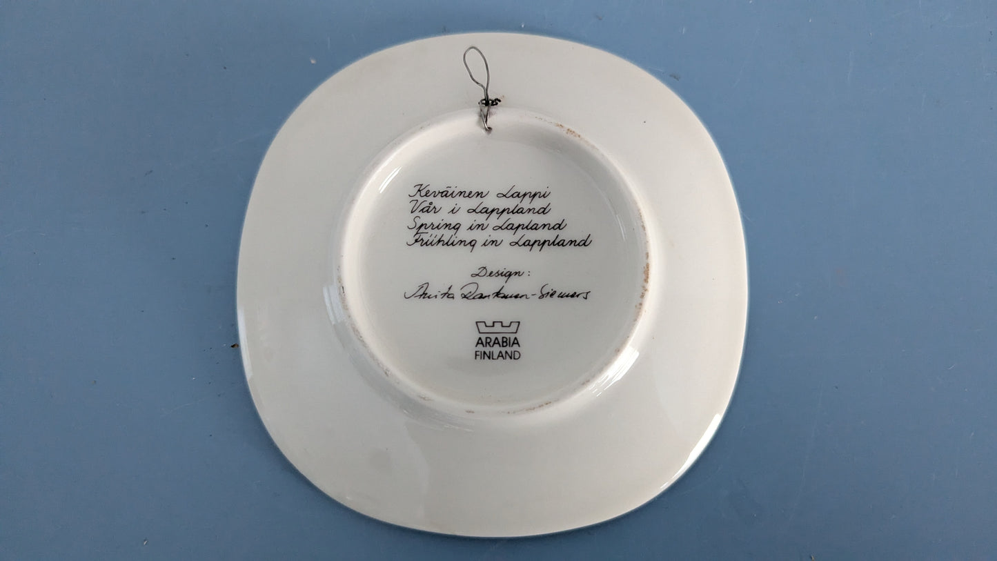 Arabia Keväinen Lappi Seinälautanen (Anita Rantanen-Siewers)