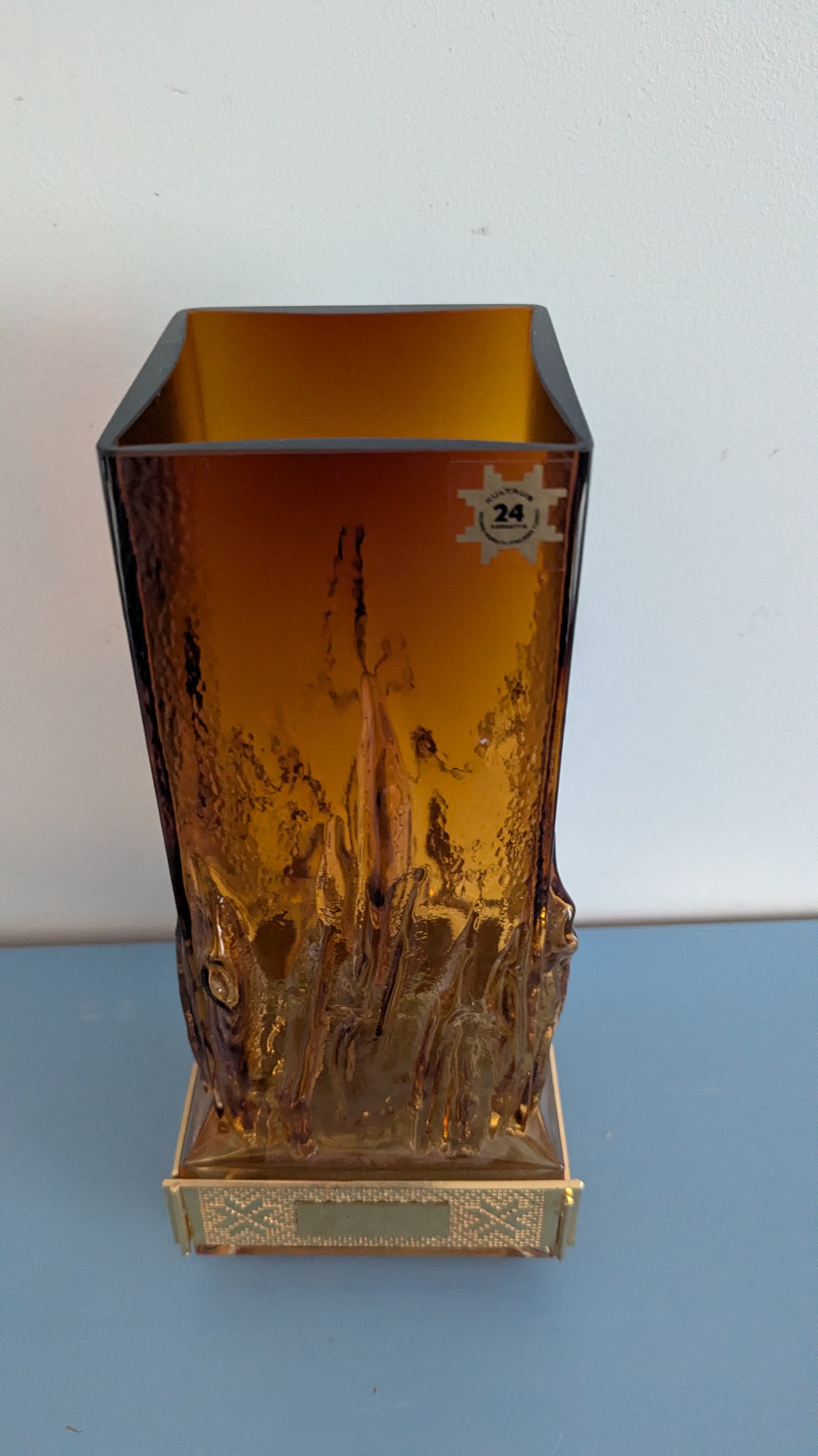 Kumela Liekki Maljakko (ISO, 1970-1980-luku, Signeerattu, Eino Vänni)