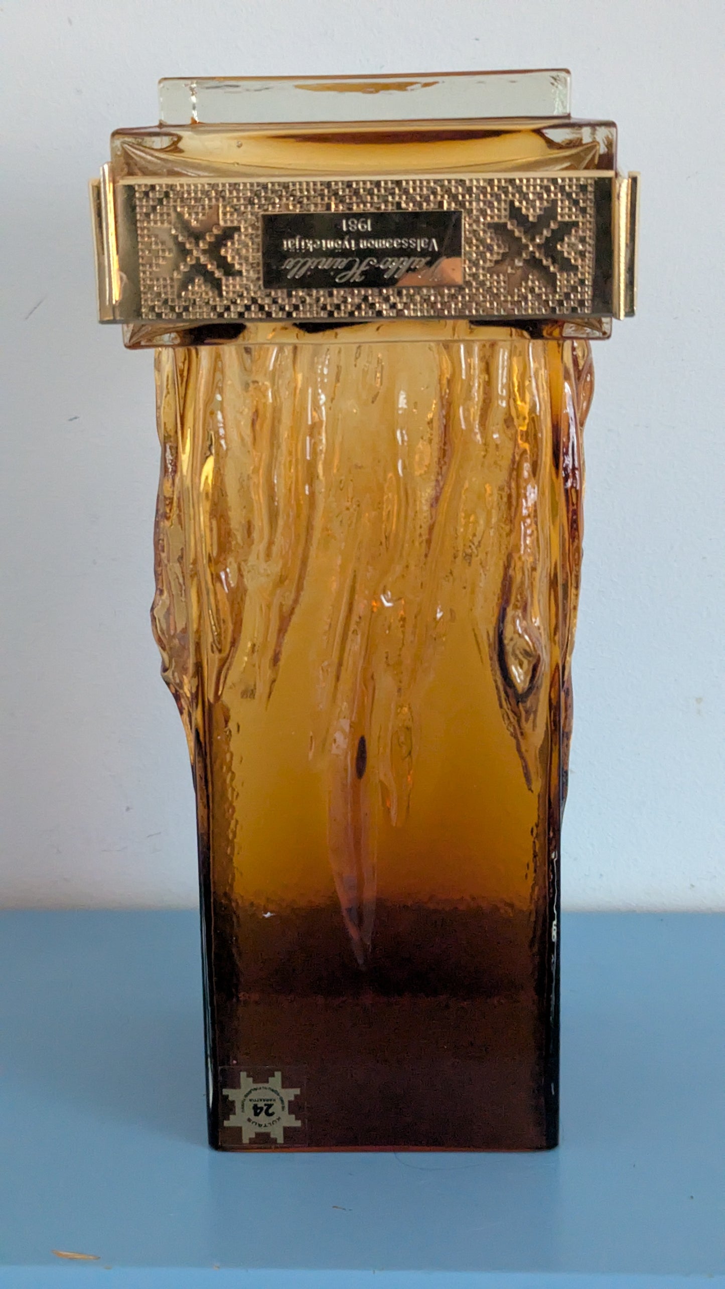 Kumela Liekki Maljakko (ISO, 1970-1980-luku, Signeerattu, Eino Vänni)