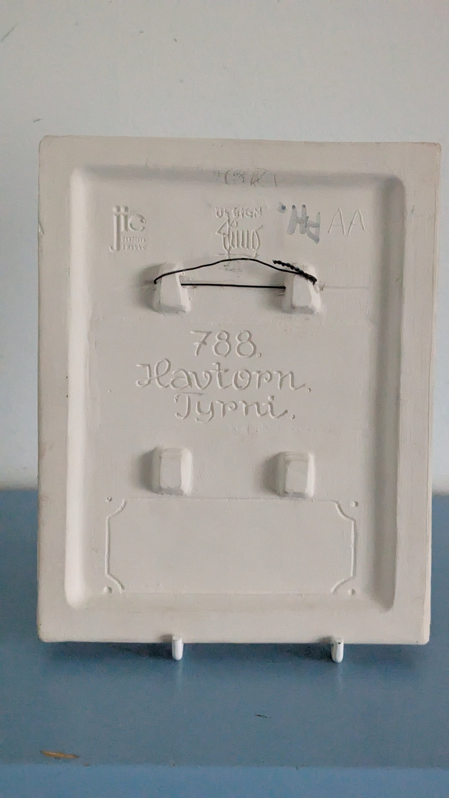 Jie Gantofta Tyrni Seinälaatta (Signeerattu, Aimo Nietosvuori)