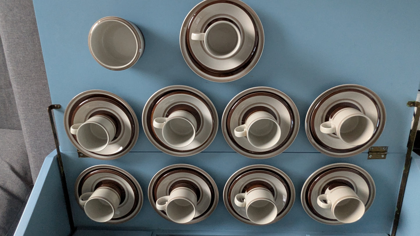 Arabia Pirtti Kahviastiasto Yhdeksälle Hengelle (28-osainen, 1971-1986)