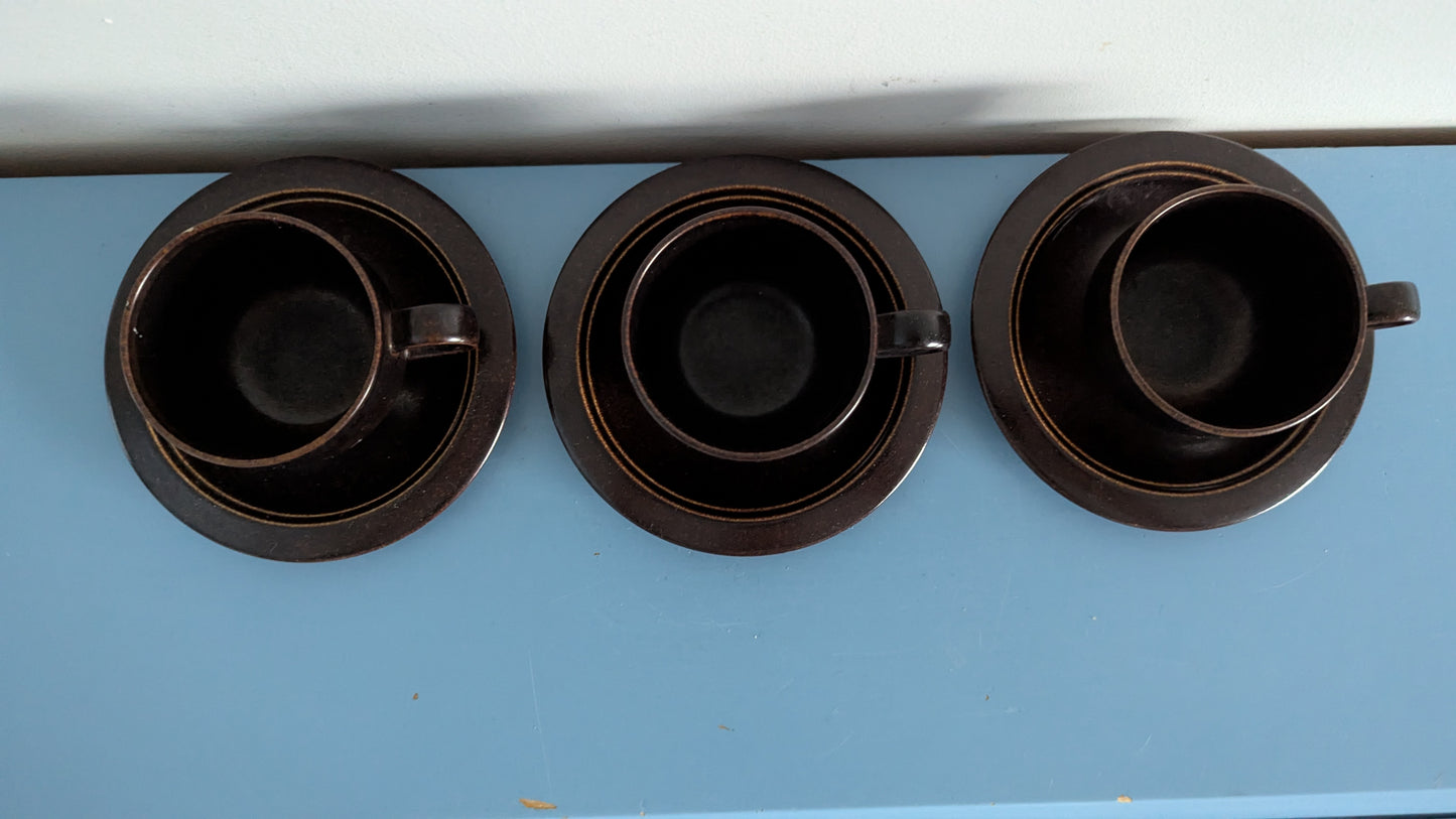 Arabia KR-Mallin Kahviastiasto Kolmelle Hengelle (9-osainen)