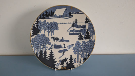 Arabia Joululautanen 1979 (Raija Uosikkinen)