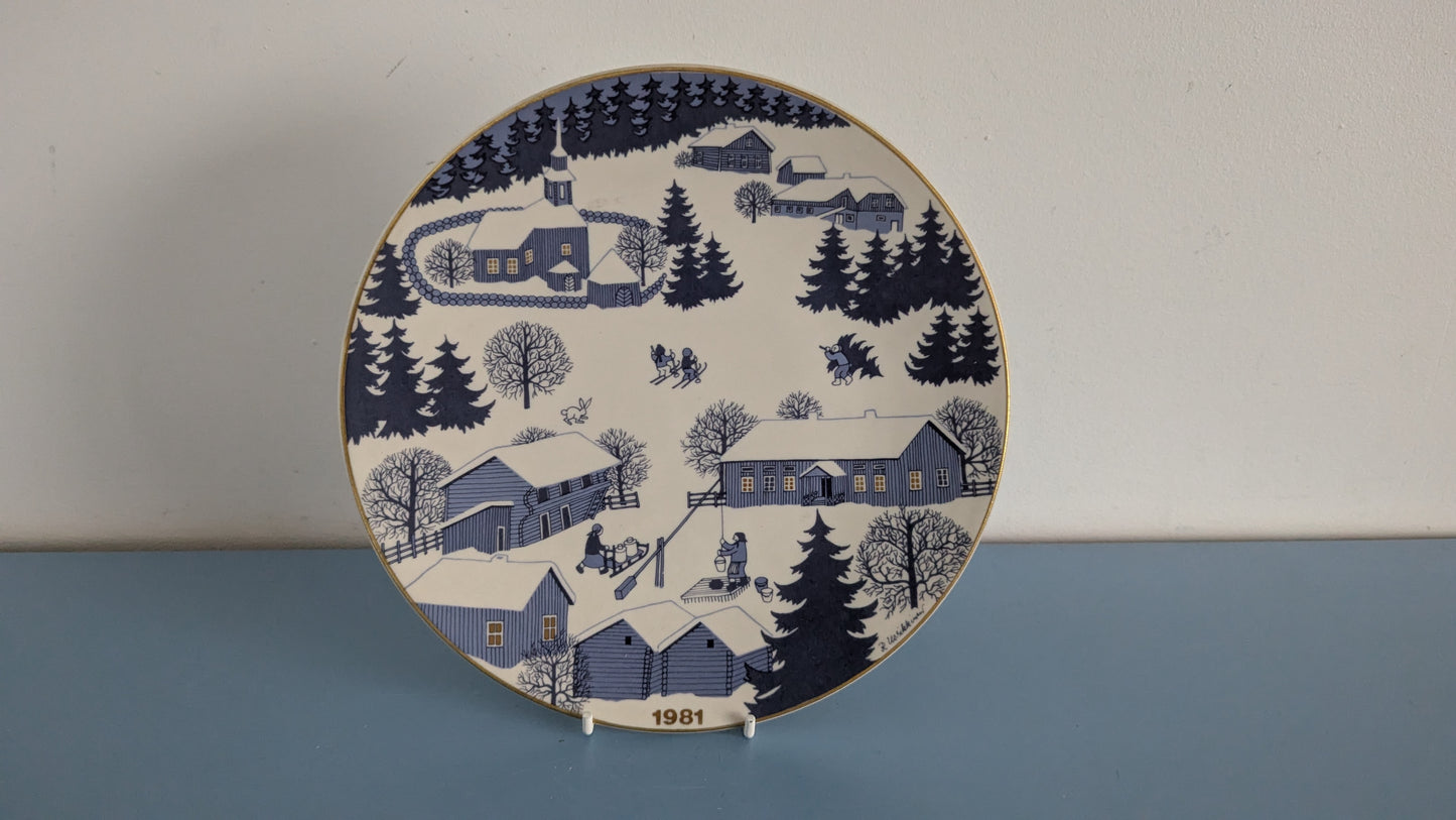 Arabia Joululautanen 1981 (Raija Uosikkinen)