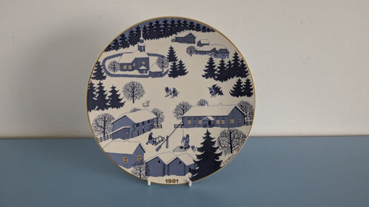 Arabia Joululautanen 1981 (Raija Uosikkinen)