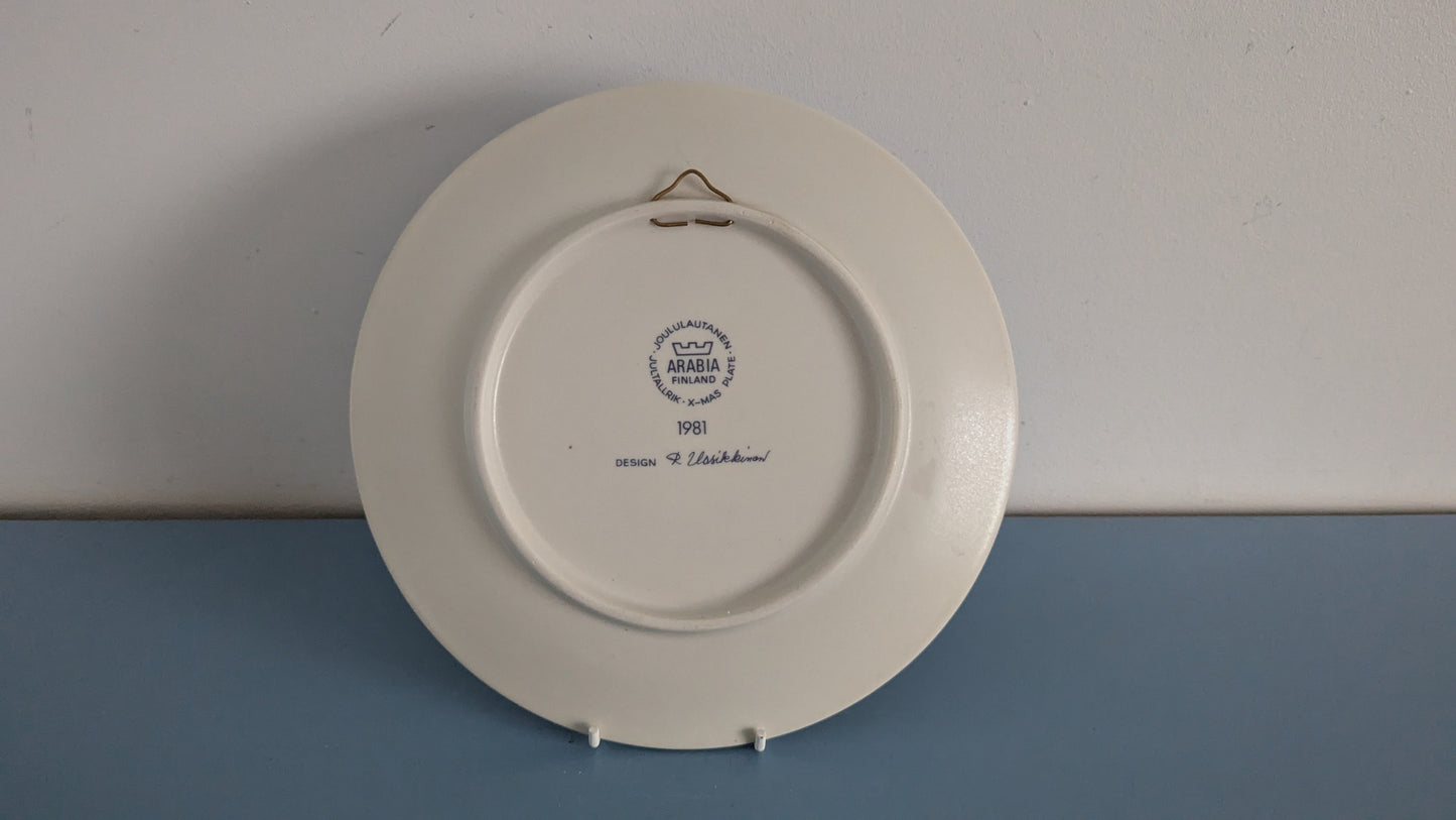 Arabia Joululautanen 1981 (Raija Uosikkinen)