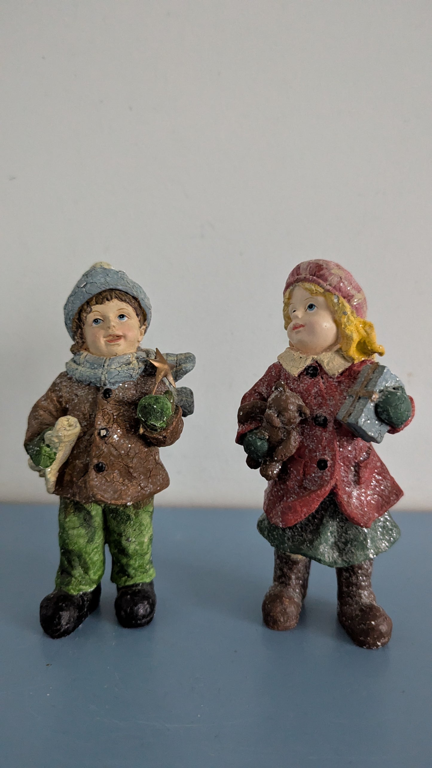 Jouluiset Tyttö ja Poika Figuurit