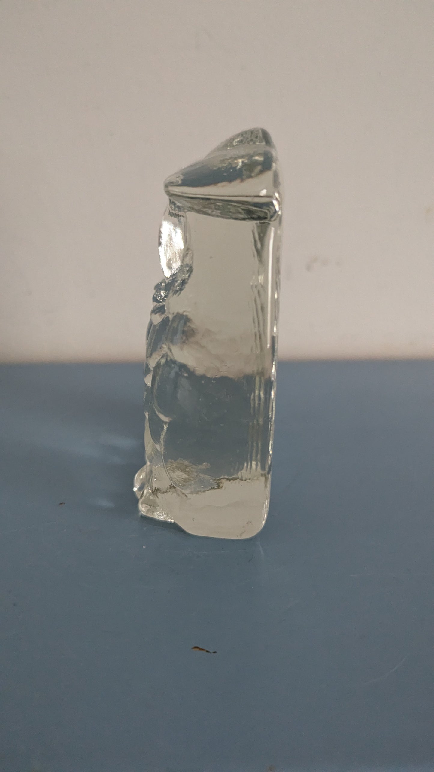 Humppila Villi Kuningaskunta Emilia Pöllö Lasipaino (Pertti Santalahti)