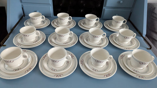 Arabia Capella Kahviastiasto 12-hengelle (36-osaa, 1987, Stockmann 125v)