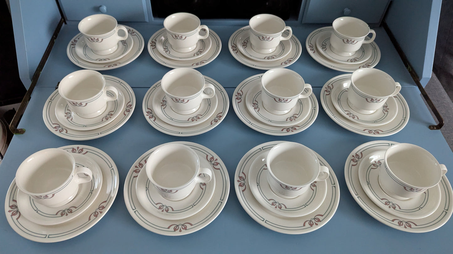 Arabia Capella Kahviastiasto 12-hengelle (36-osaa, 1987, Stockmann 125v)