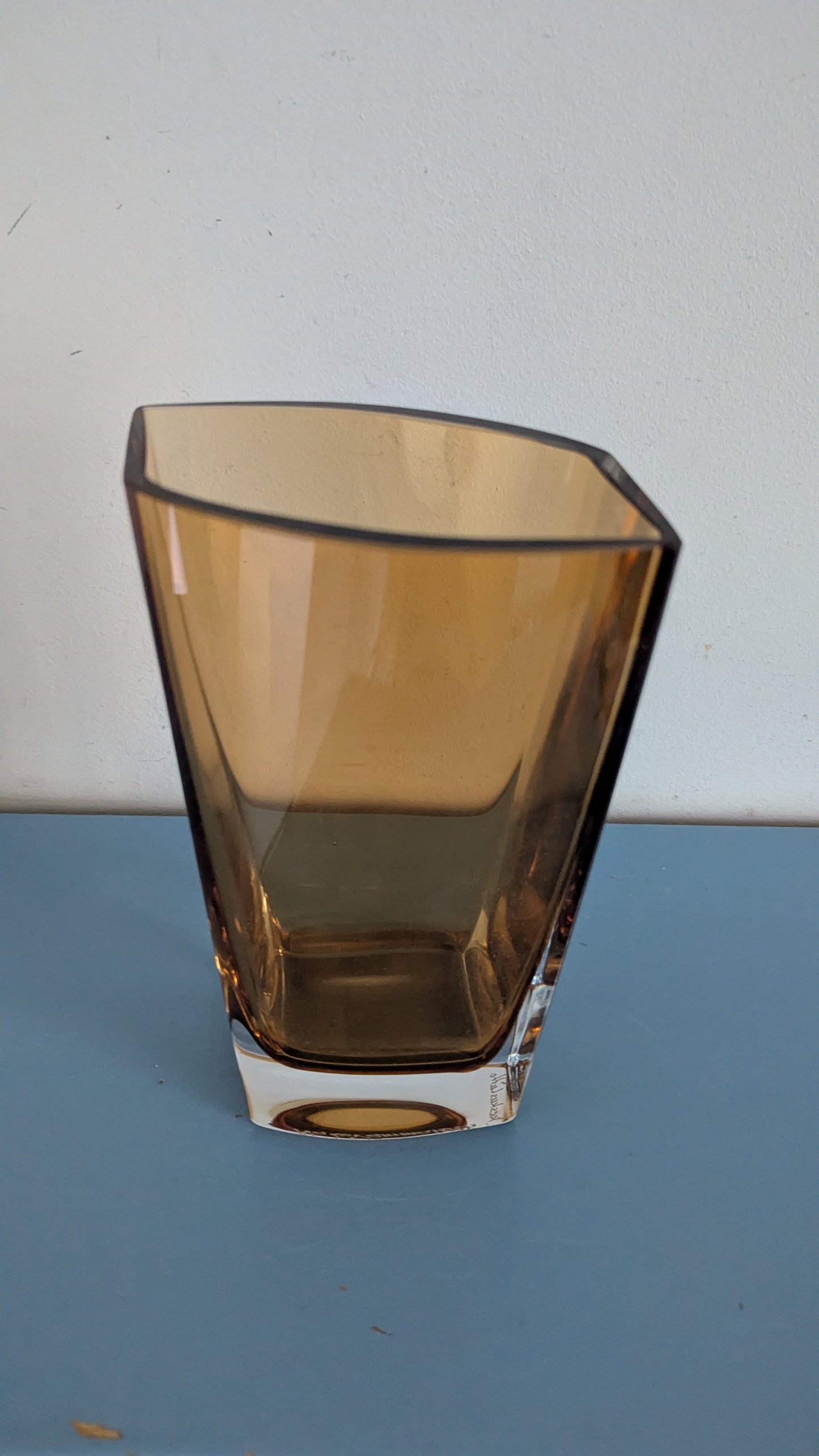 Nuutajärvi Purje Maljakko (1988-1997, Taru Syrjänen)