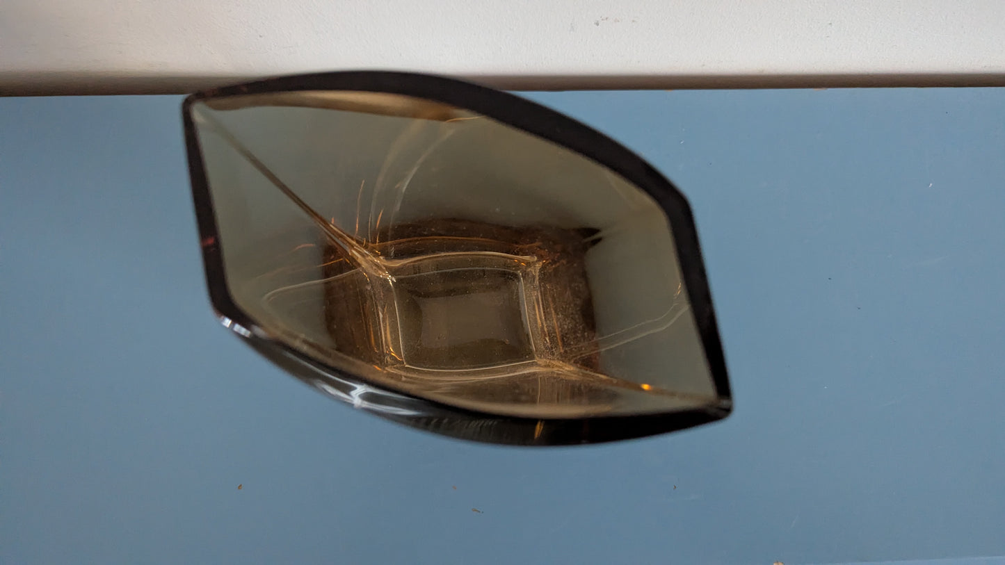 Nuutajärvi Purje Maljakko (1988-1997, Taru Syrjänen)