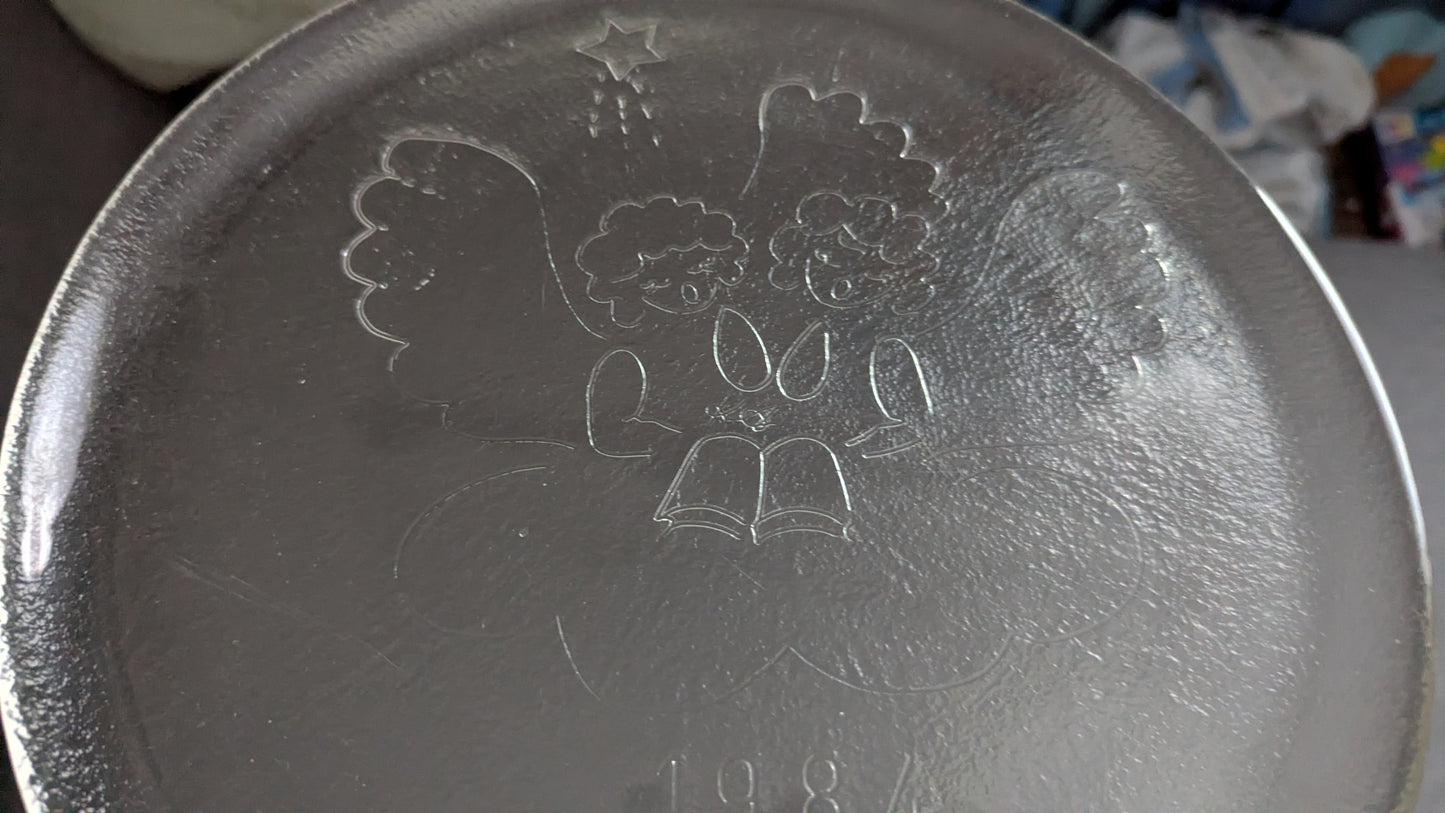 Humppila Enkelit 1984 Numeroitu 184/2000 Joululautanen (Sign. Kaija Aarikka)