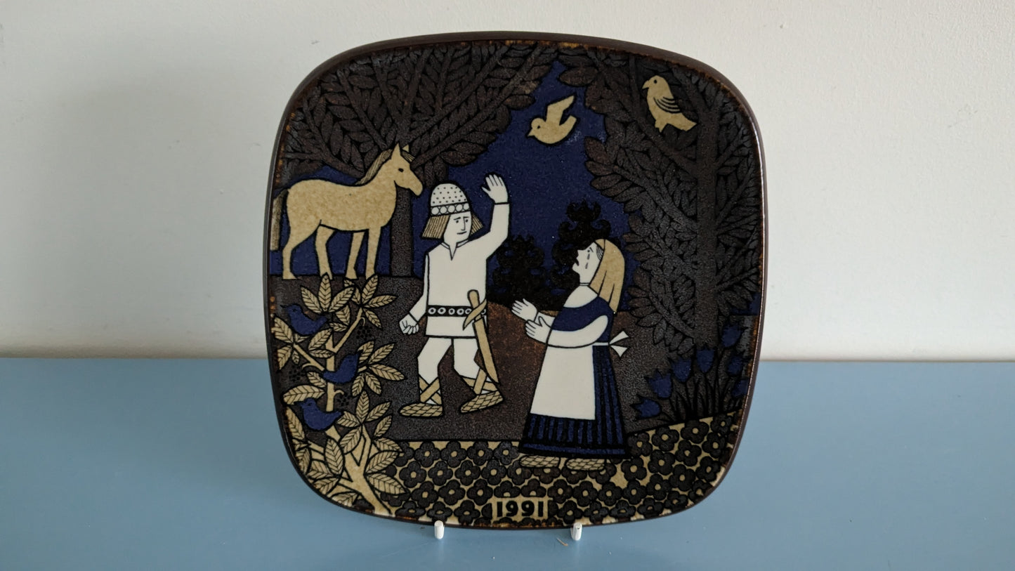 Arabia Kalevala Vuosilautanen 1991 (Raija Uosikkinen)