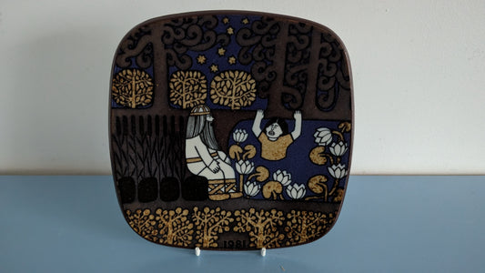 Arabia Kalevala Vuosilautanen 1981 (Raija Uosikkinen)