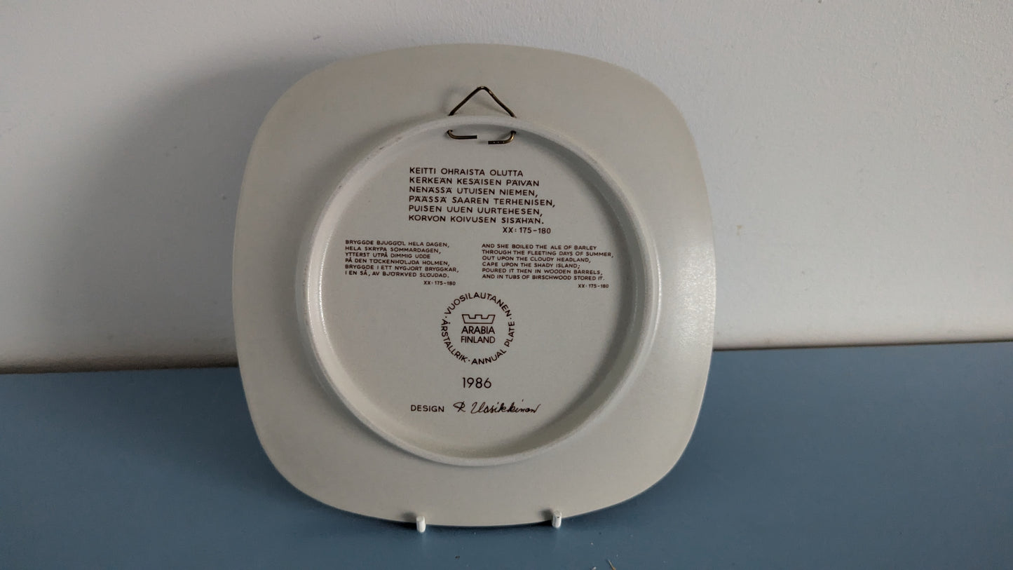 Arabia Kalevala Vuosilautanen 1986 (Raija Uosikkinen)