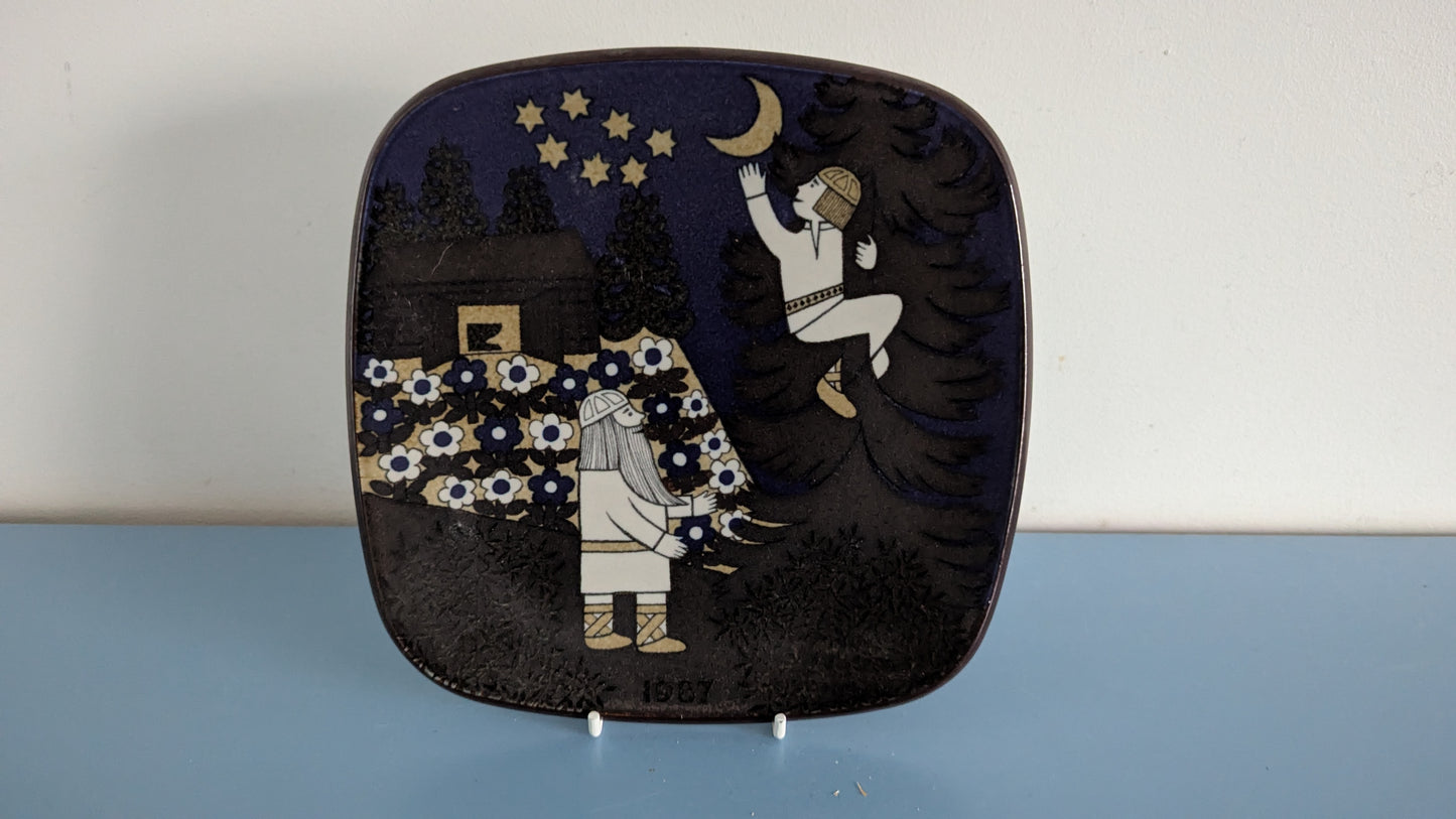 Arabia Kalevala Vuosilautanen 1987 (Raija Uosikkinen)