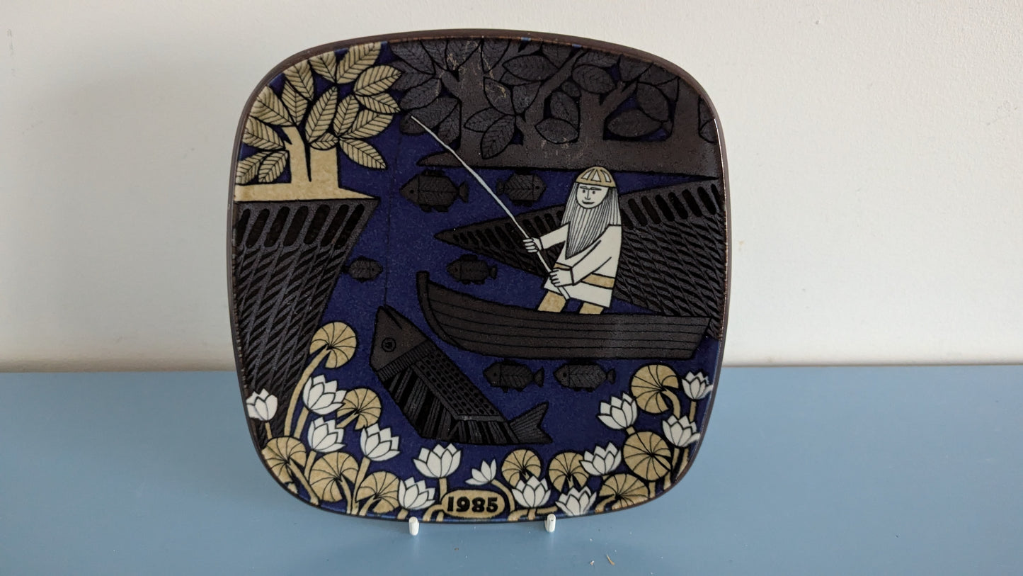 Arabia Kalevala Vuosilautanen 1985 (Raija Uosikkinen)