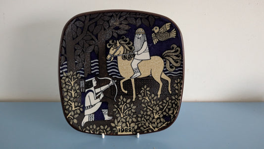 Arabia Kalevala Vuosilautanen 1982 (Raija Uosikkinen)