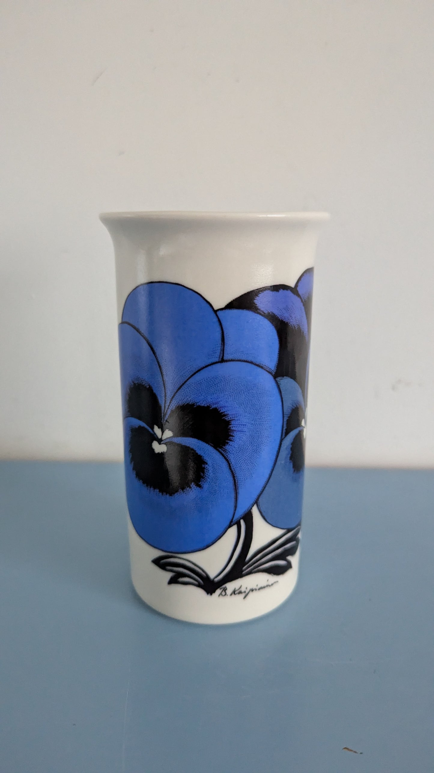 Arabia - Viola / Orvokki Maljakko (1980-luku, Birger Kaipiainen)