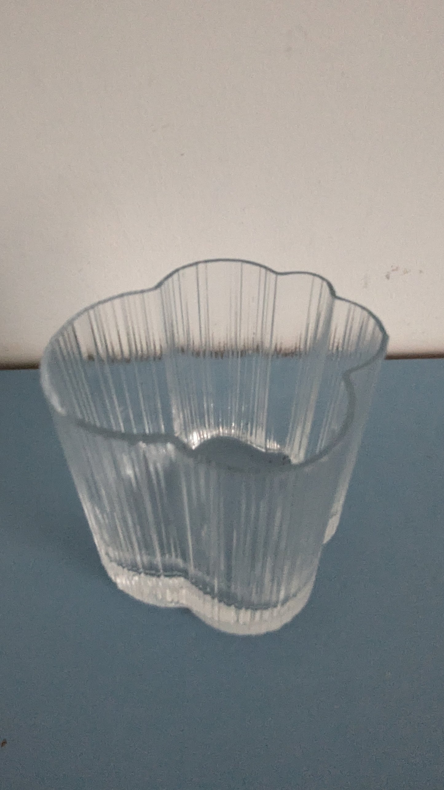 Nuutajärvi Cumulus Maljakko (1984-1986, Korkeus: 10cm, Markku Salo)