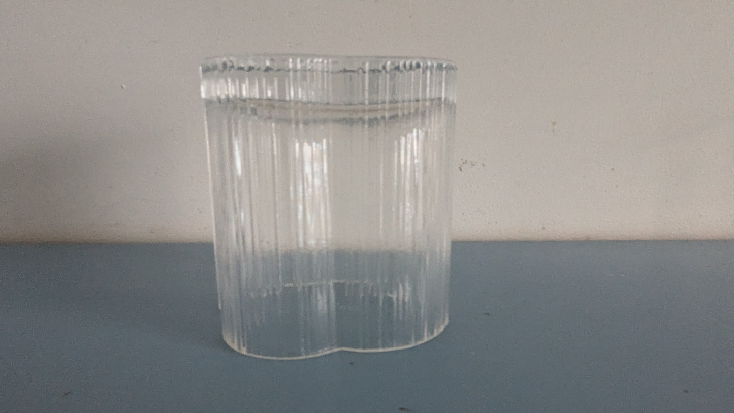 Nuutajärvi Cumulus Maljakko (1984-1986, Korkeus: 10cm, Markku Salo)