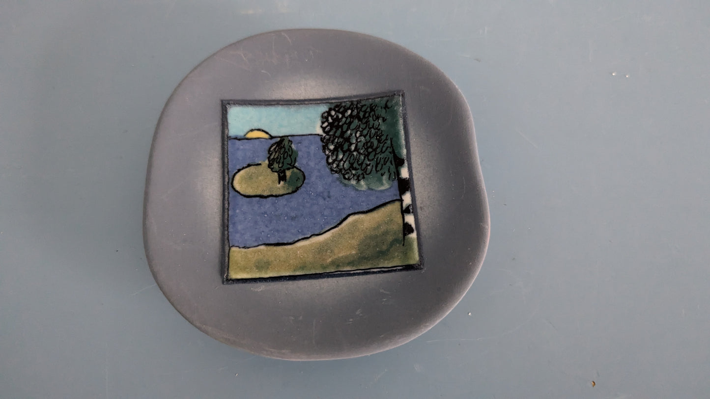 Arabia Kesä Seinälautanen (1985, Heljä Liukko-Sundström)