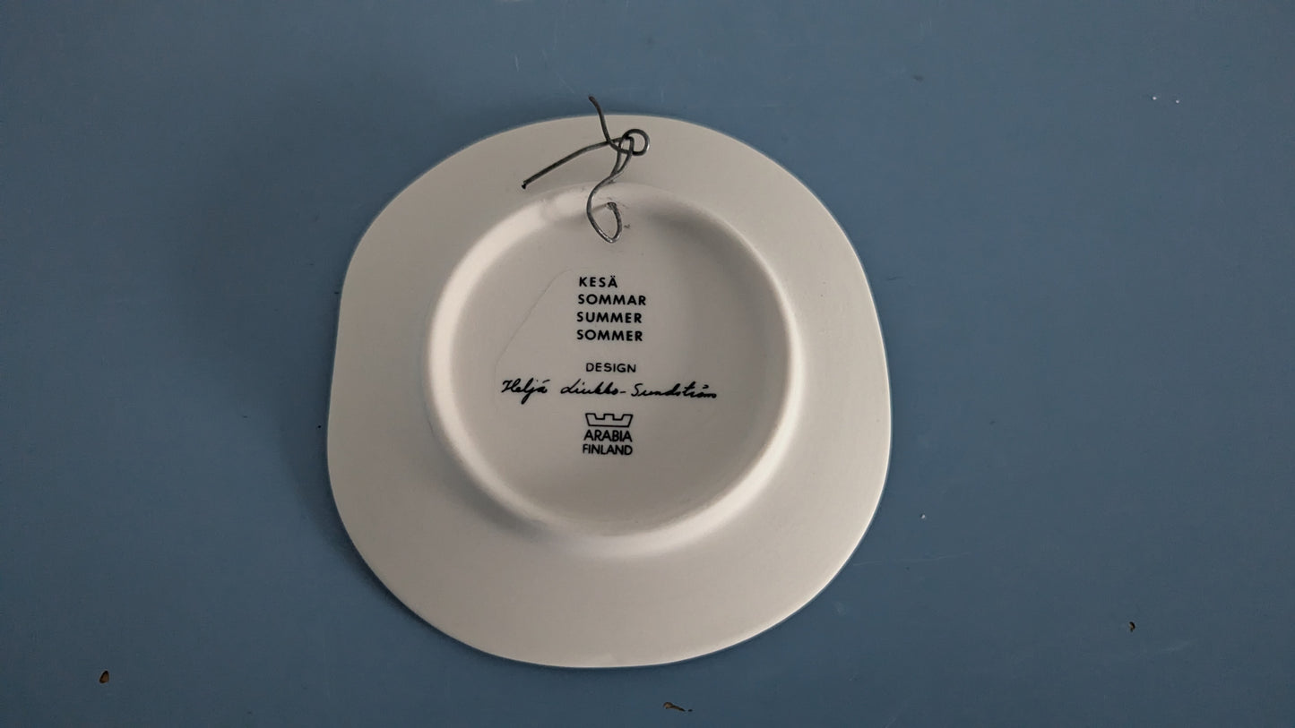 Arabia Kesä Seinälautanen (1985, Heljä Liukko-Sundström)