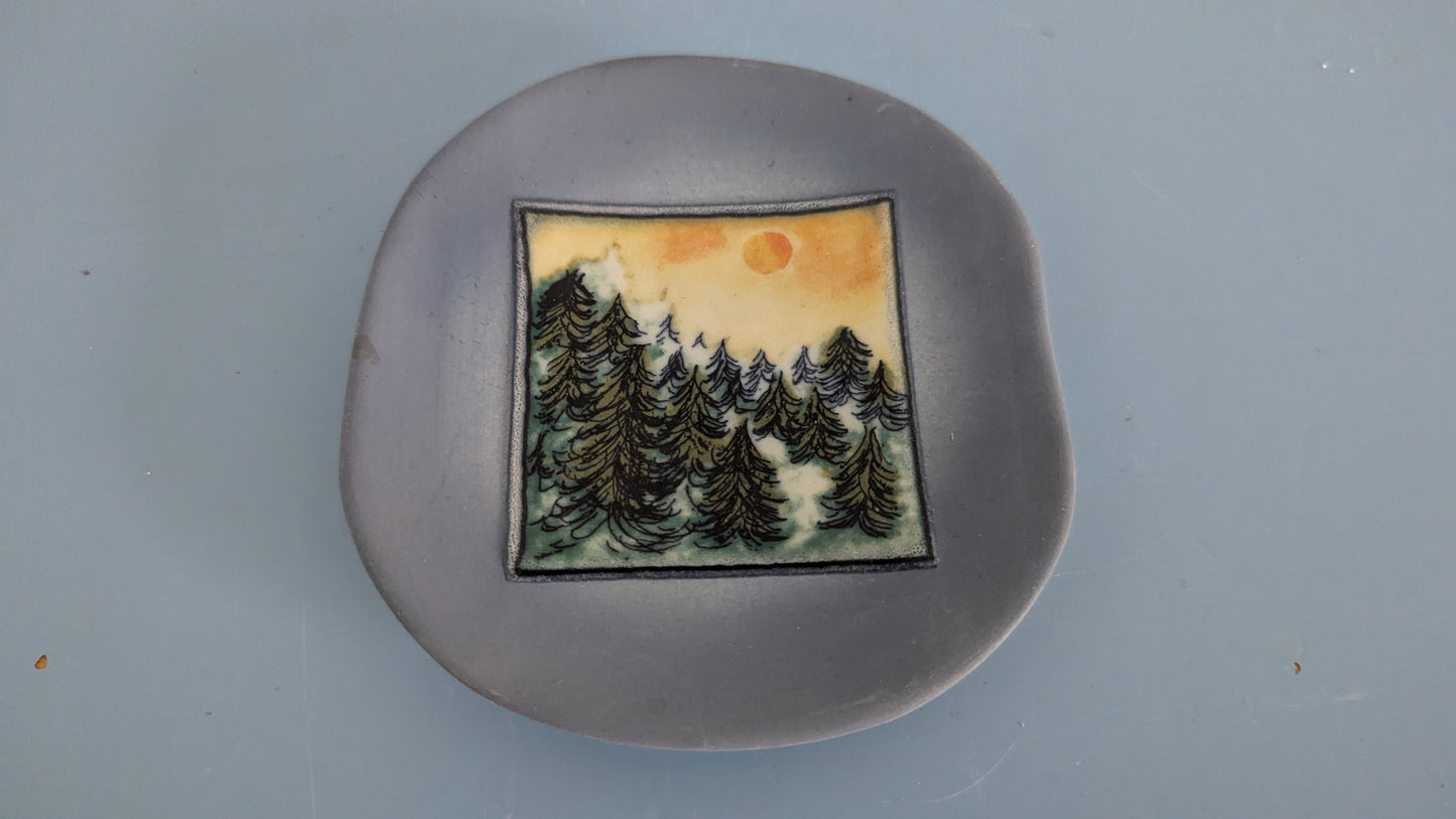 Arabia Metsä Seinälautanen (1995-2001, Heljä Liukko-Sundström)