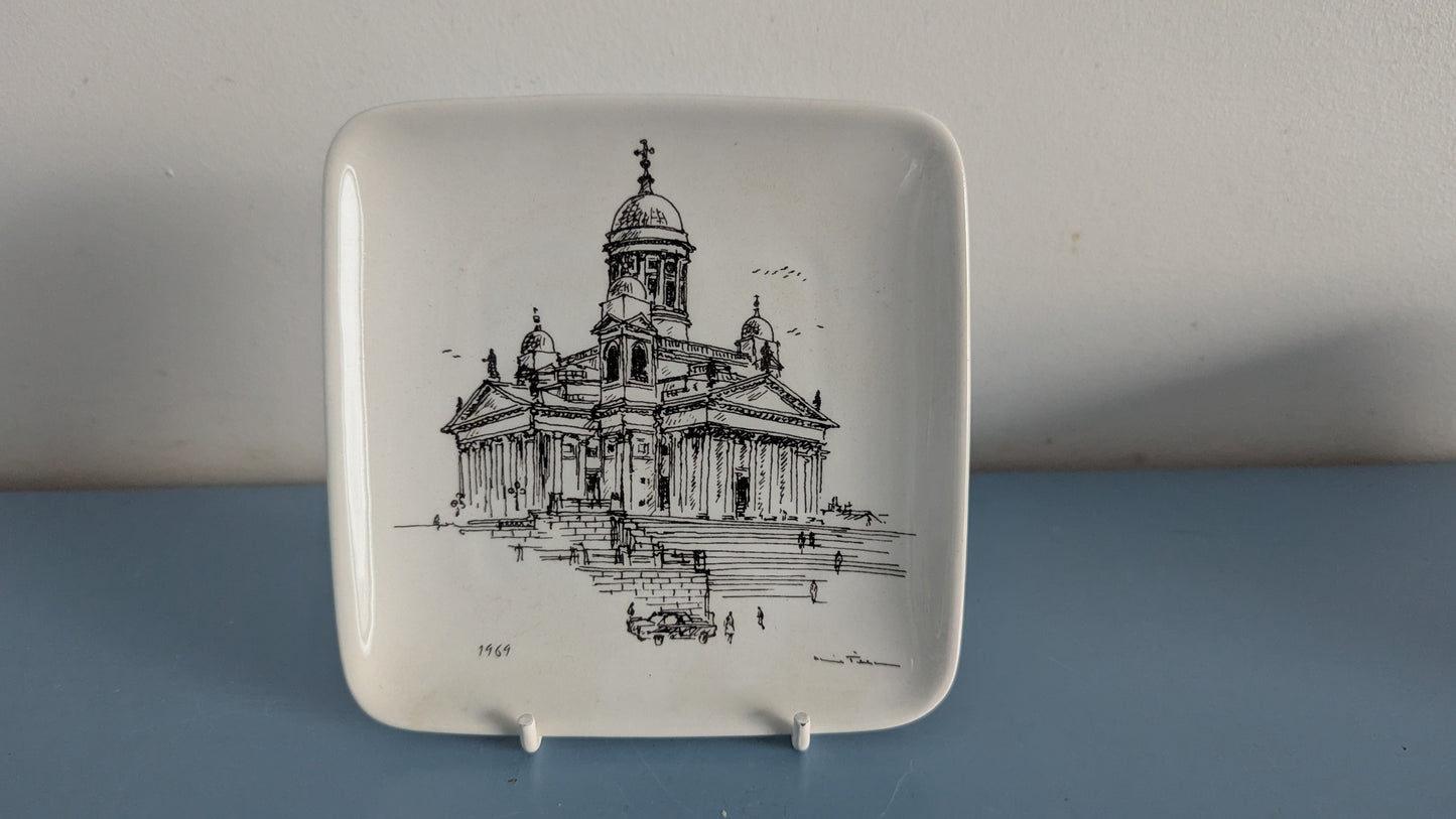 Arabia Helsingin Tuomiokirkko Seinälautanen (1969, Henrik Tikkanen)