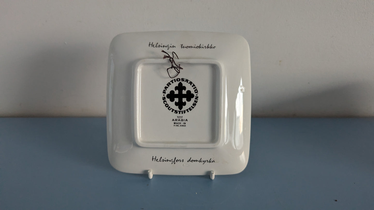 Arabia Helsingin Tuomiokirkko Seinälautanen (1969, Henrik Tikkanen)