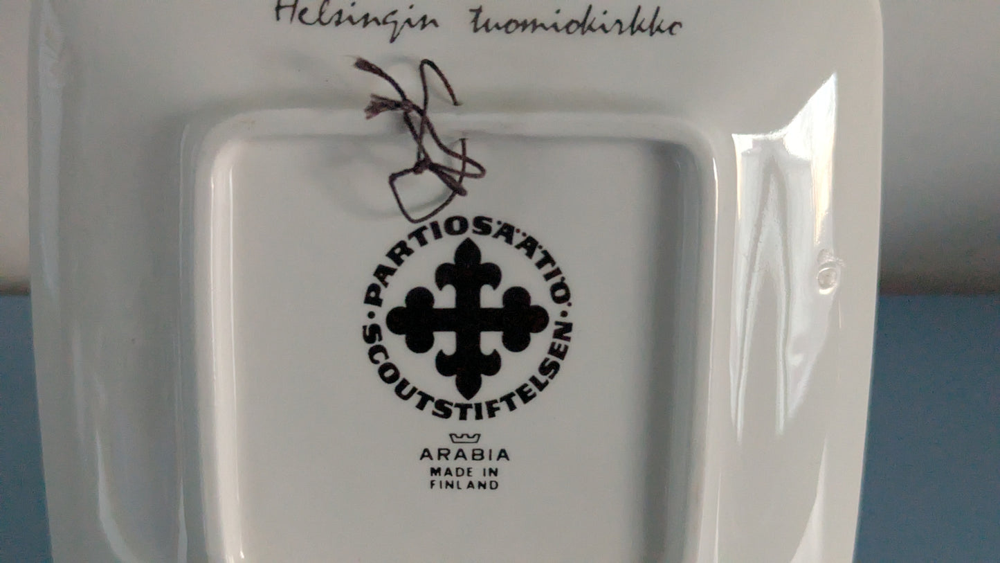 Arabia Helsingin Tuomiokirkko Seinälautanen (1969, Henrik Tikkanen)