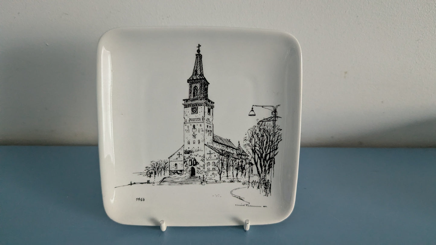 Arabia Turun Tuomiokirkko Seinälautanen (1964, Henrik Tikkanen)