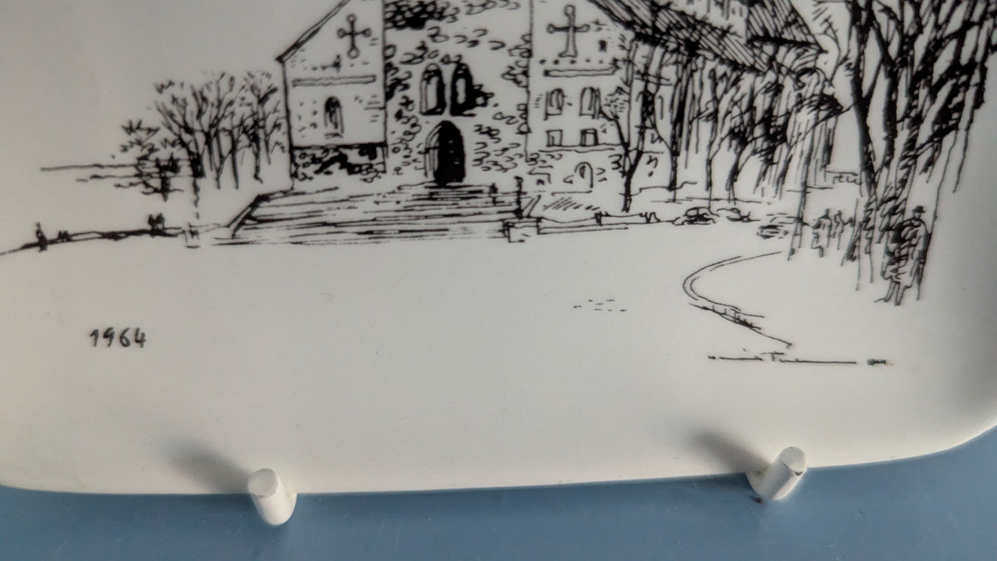 Arabia Turun Tuomiokirkko Seinälautanen (1964, Henrik Tikkanen)