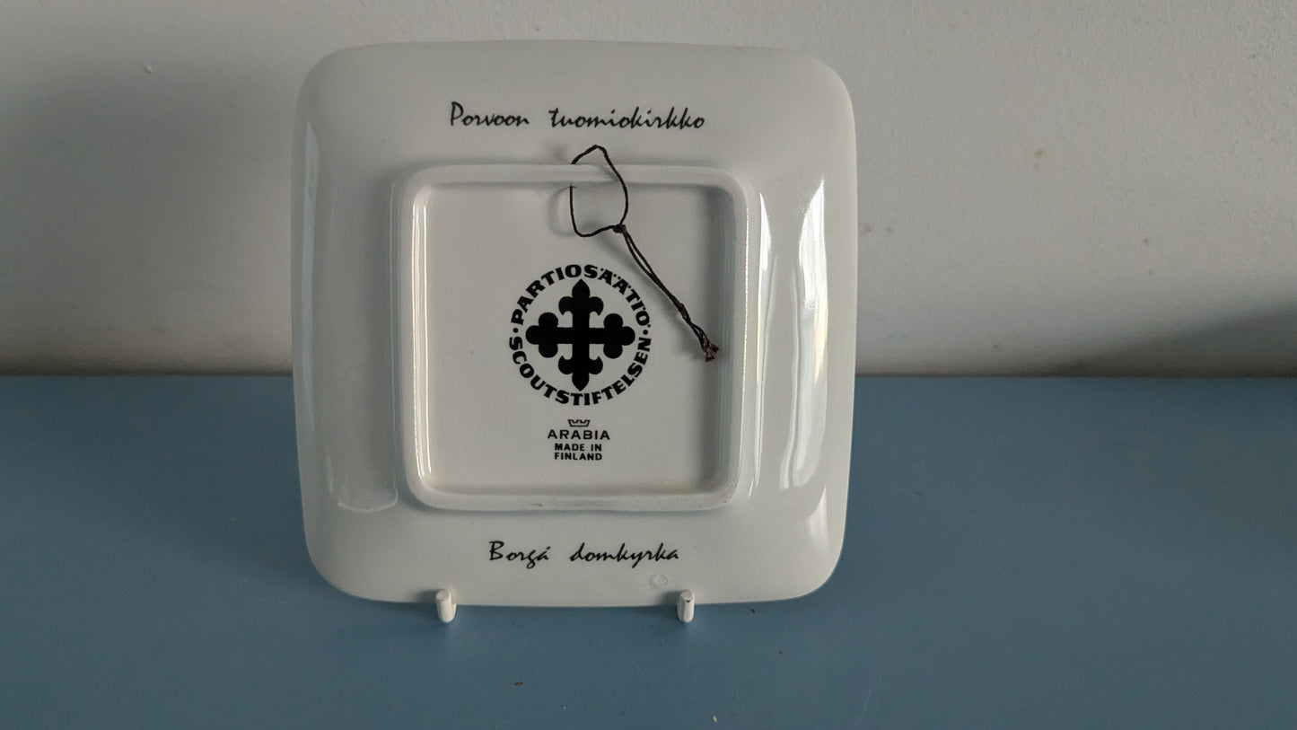 Arabia Lapuan Tuomiokirkko Seinälautanen (1965, Henrik Tikkanen)