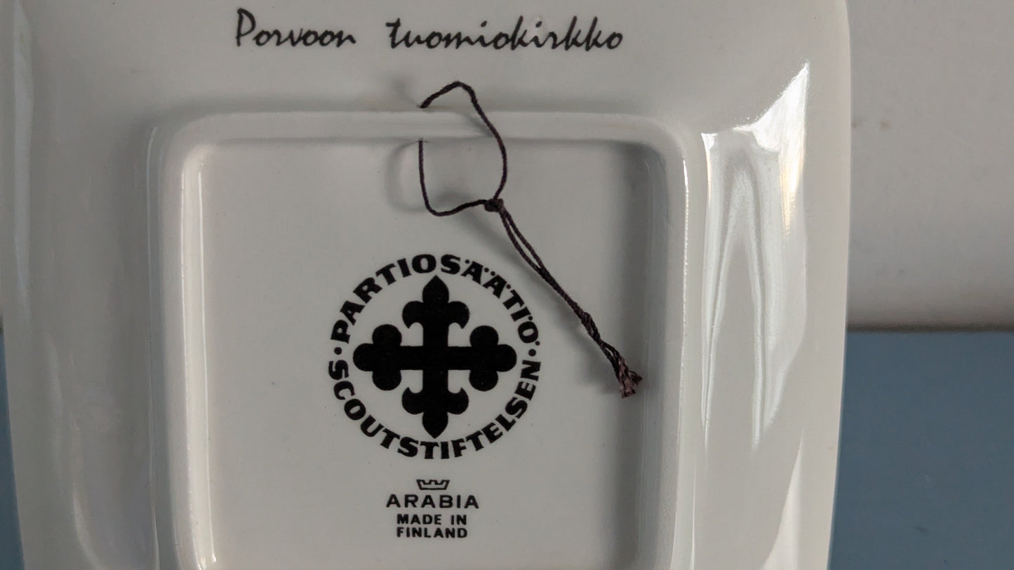 Arabia Lapuan Tuomiokirkko Seinälautanen (1965, Henrik Tikkanen)