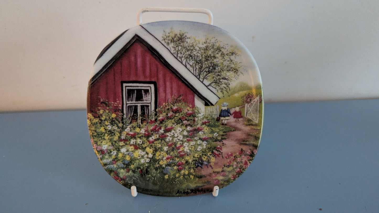 Arabia Kotiseudun Kevät Seinälautanen (Anita Rantanen-Siewers)