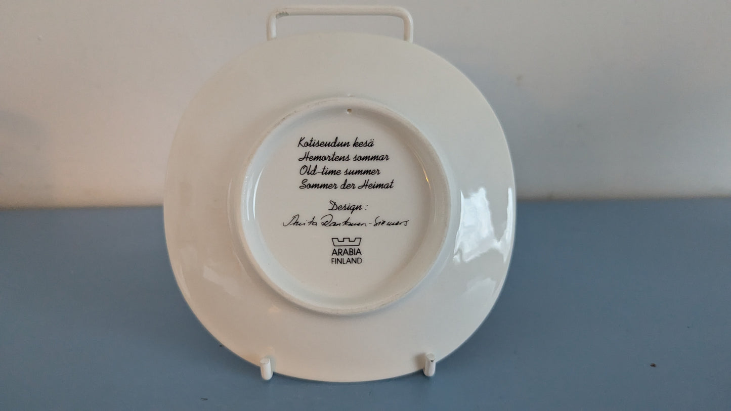 Arabia Kotiseudun Kesä Seinälautanen (Anita Rantanen-Siewers)