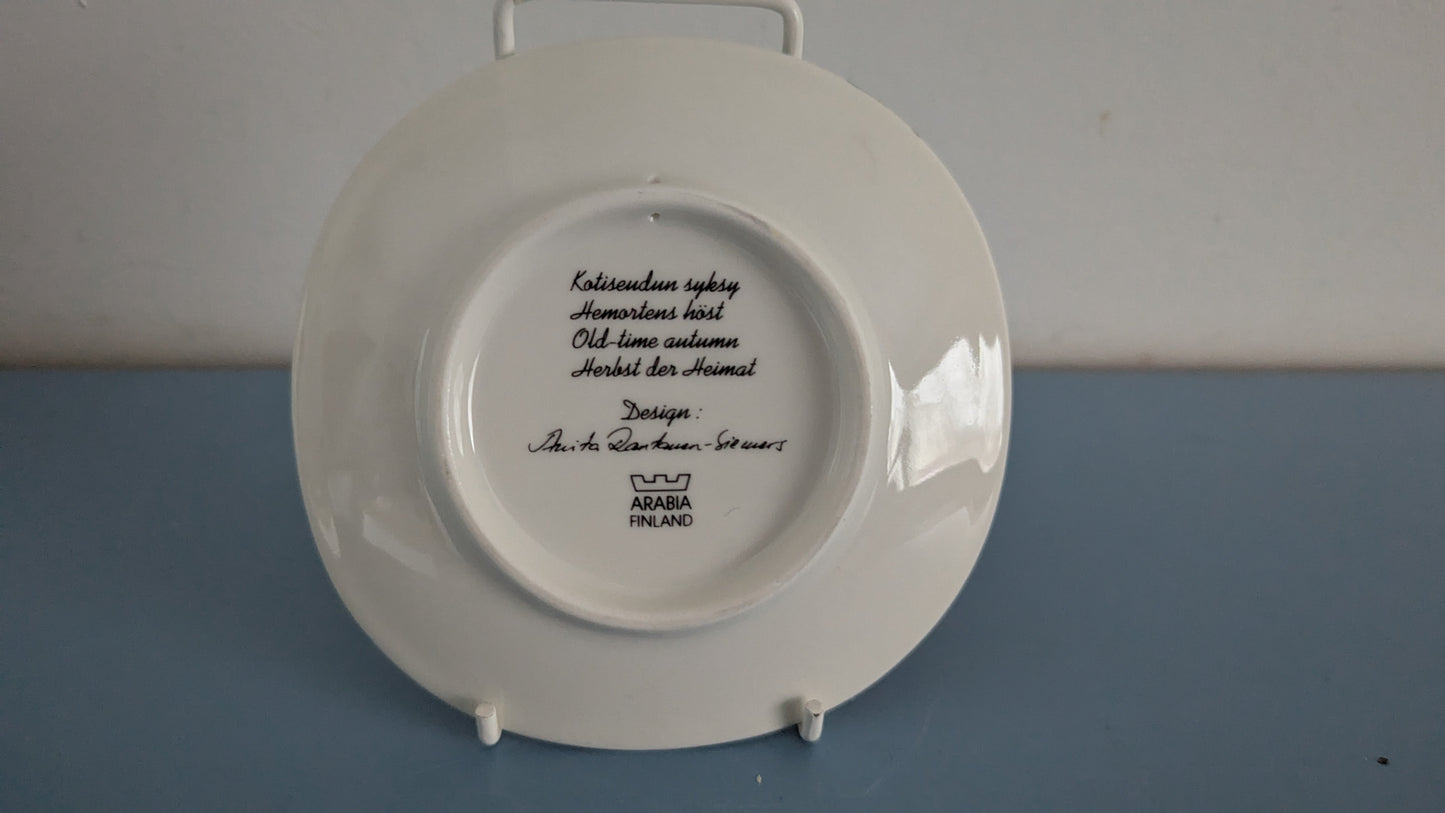 Arabia Kotiseudun Syksy Seinälautanen (Anita Rantanen-Siewers)