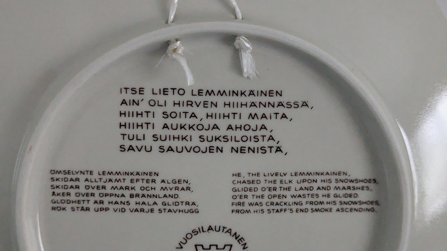 Arabia Kalevala Vuosilautanen 1978 (Raija Uosikkinen)
