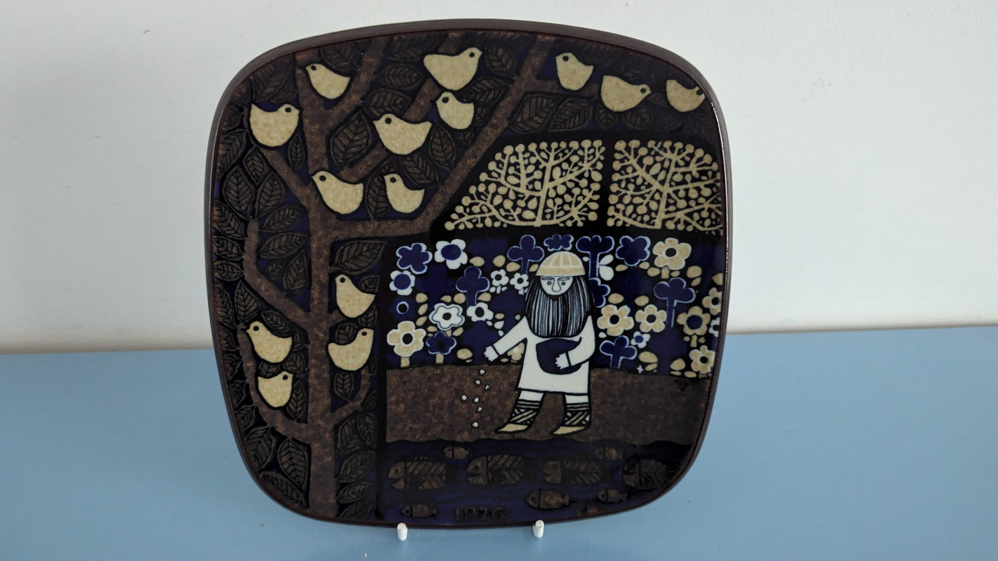 Arabia Kalevala Vuosilautanen 1976 (Raija Uosikkinen)