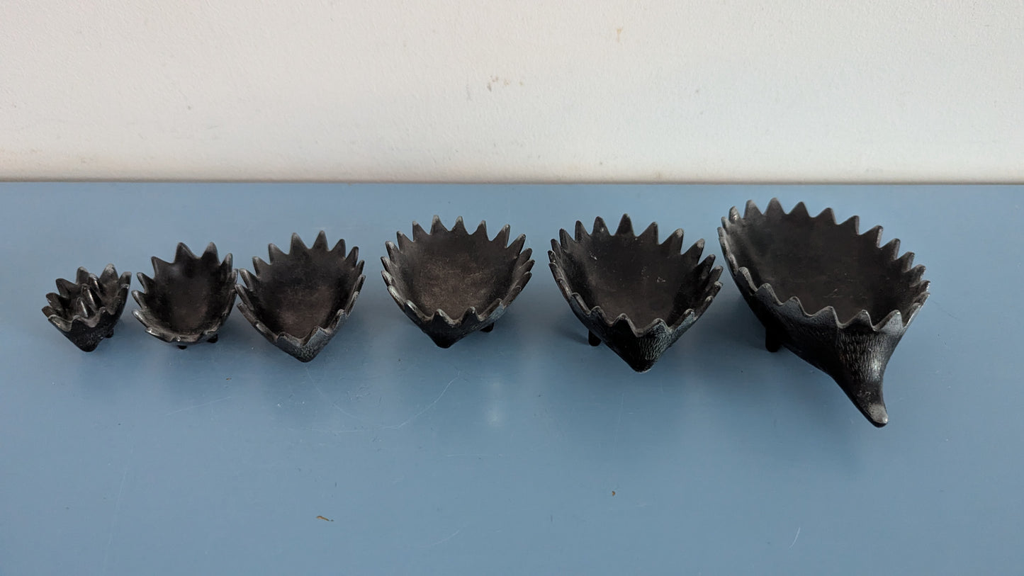 1MPZ - Metallinen Kuusiosainen Siili Tuhkakuppi