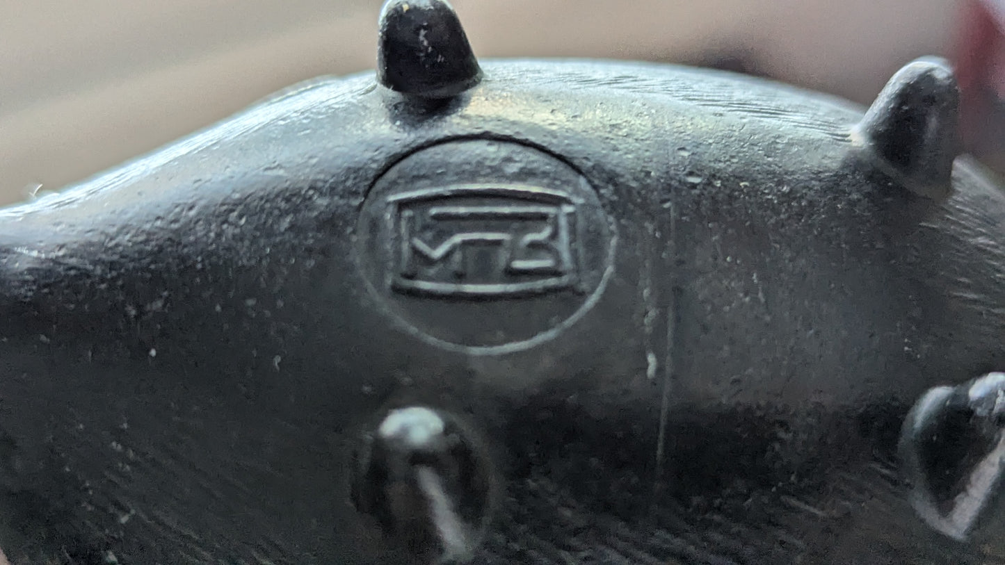 1MPZ - Metallinen Kuusiosainen Siili Tuhkakuppi